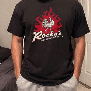 Rocky’s Hot Chicken Shack T-Shirt Unisex Large Charcoal Gray Graphic Logo